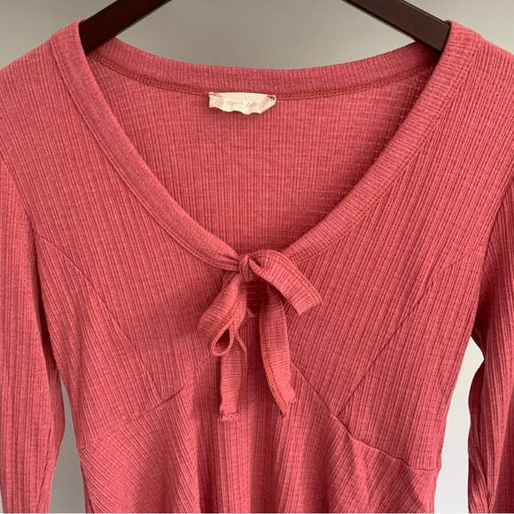 • [Altar’d State] Keyhole Tie Top • - Picture 2 of 12